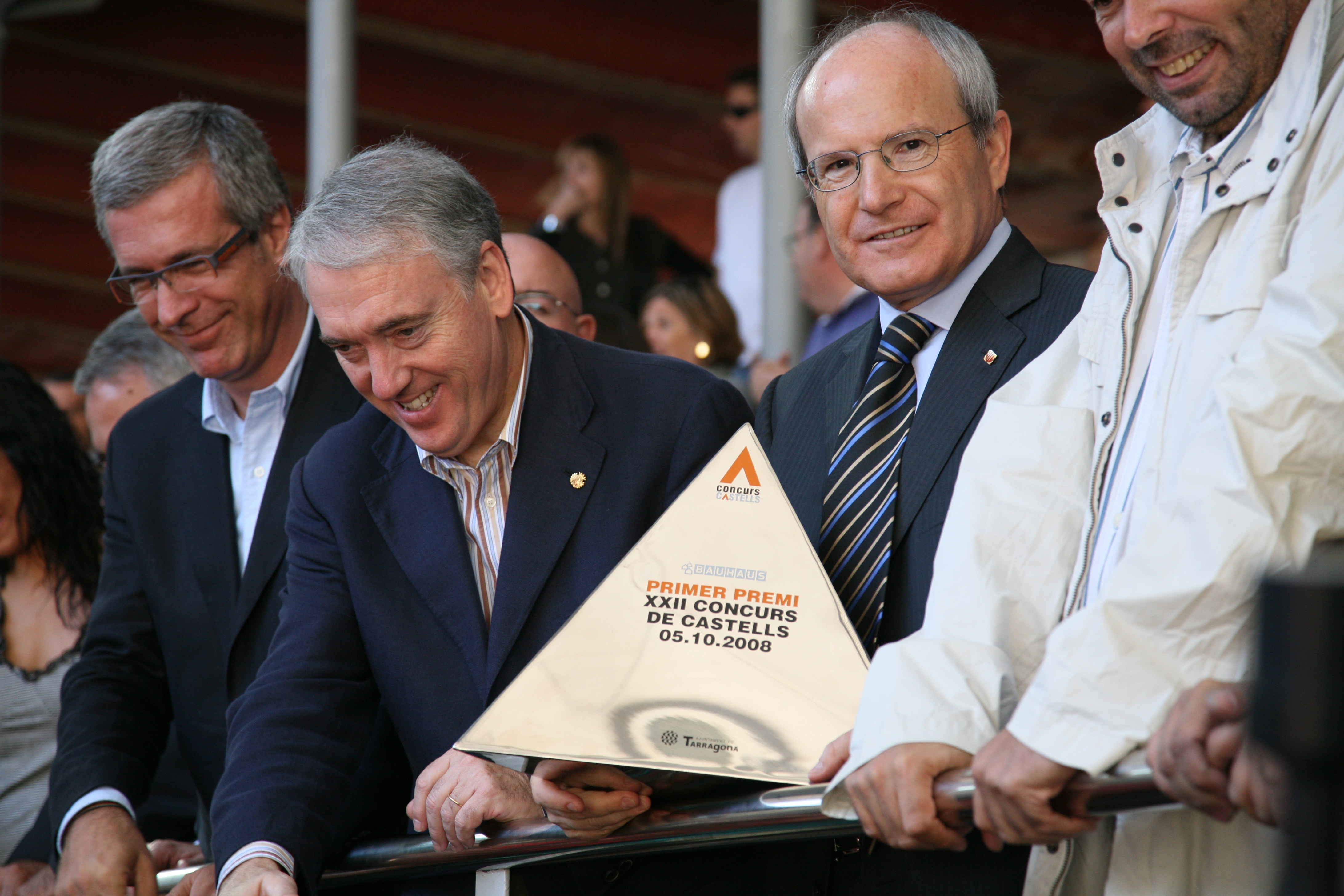 Entrega dels premis del Concurs de Castells per part del President de la Generalitat